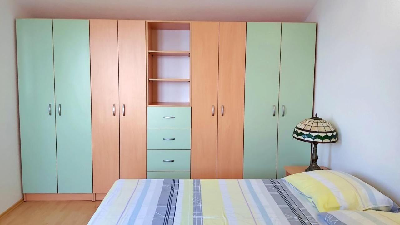 Apartments Borak Omis Exterior photo