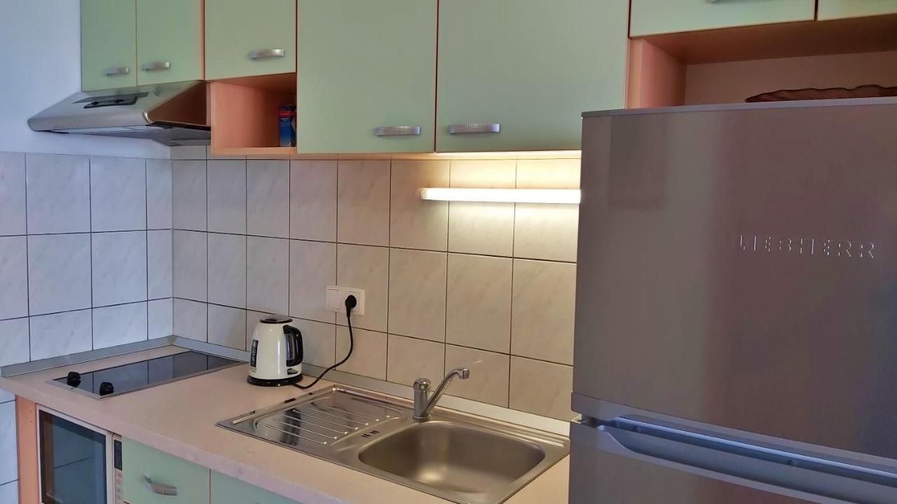 Apartments Borak Omis Exterior photo
