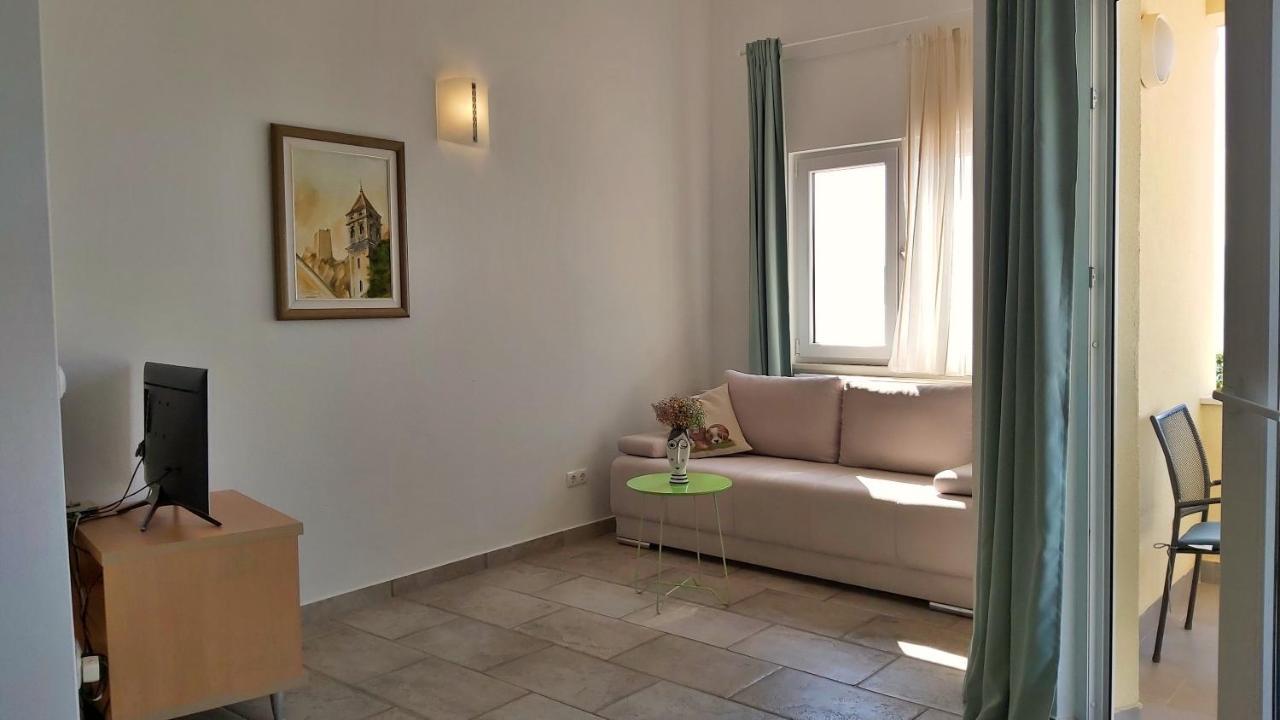 Apartments Borak Omis Exterior photo