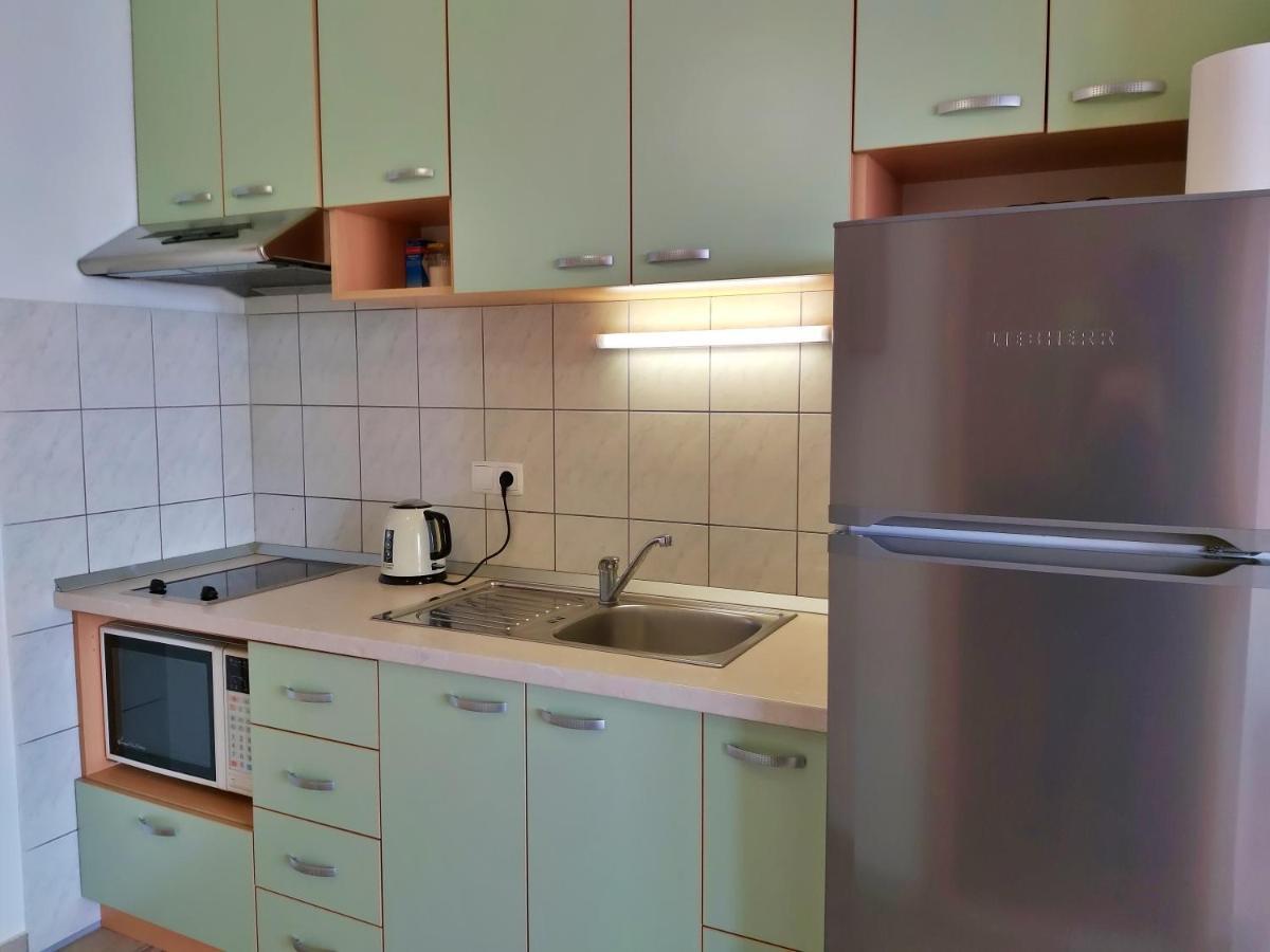 Apartments Borak Omis Exterior photo