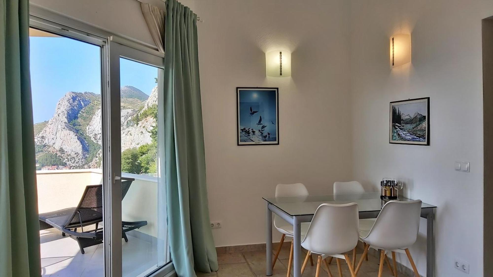 Apartments Borak Omis Room photo