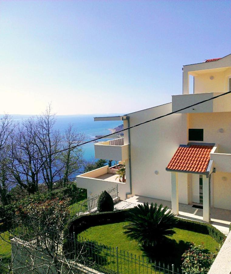 Apartments Borak Omis Exterior photo